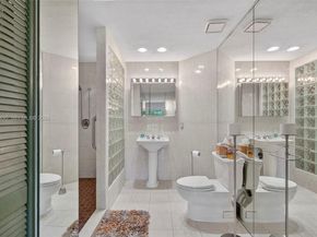 6744 N Pine Island Rd, Tamarac FL 33321