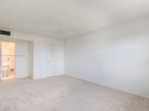2500 NE 48th Ln 802, Fort Lauderdale FL 33308