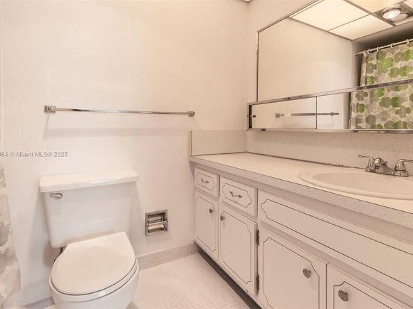 2500 NE 48th Ln 802, Fort Lauderdale FL 33308