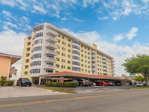 2500 NE 48th Ln 802, Fort Lauderdale FL 33308