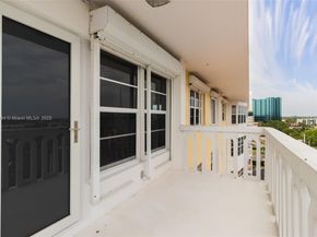 2500 NE 48th Ln 802, Fort Lauderdale FL 33308