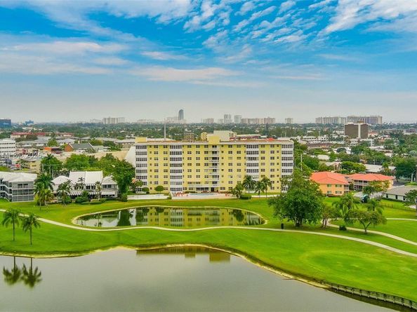 2500 NE 48th Ln 802, Fort Lauderdale FL 33308
