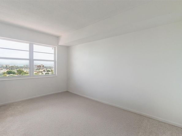 2500 NE 48th Ln 802, Fort Lauderdale FL 33308