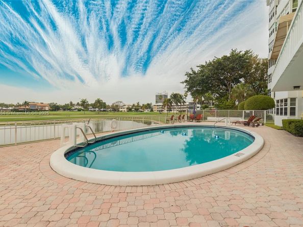 2500 NE 48th Ln 802, Fort Lauderdale FL 33308