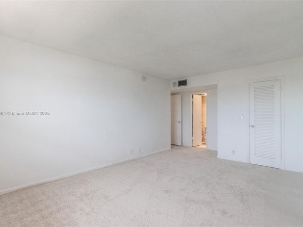 2500 NE 48th Ln 802, Fort Lauderdale FL 33308