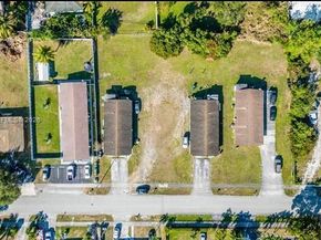 5701 SW 27th St, West Park FL 33023