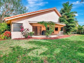3272 Beechberry Cir, Davie FL 33328