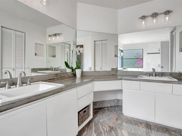 3272 Beechberry Cir, Davie FL 33328