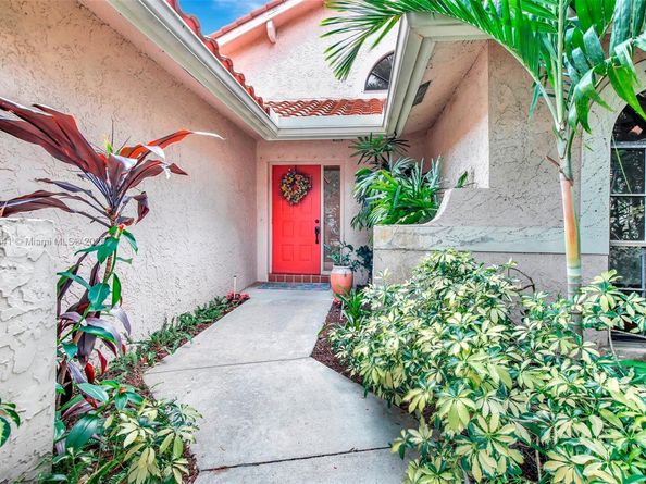 3272 Beechberry Cir, Davie FL 33328