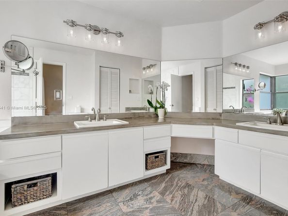 3272 Beechberry Cir, Davie FL 33328