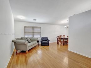 3272 Beechberry Cir, Davie FL 33328