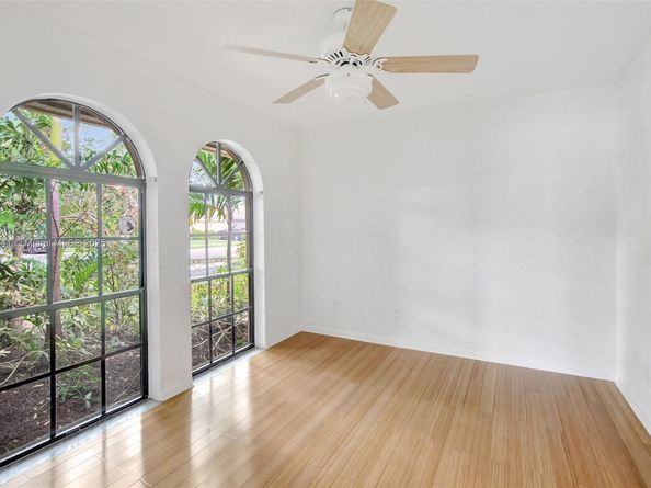 3272 Beechberry Cir, Davie FL 33328