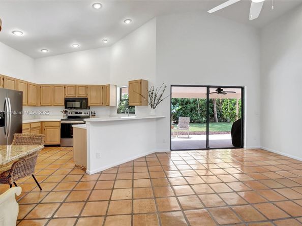 3272 Beechberry Cir, Davie FL 33328