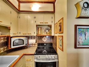 851 Atlantic Shores Blvd 121, Hallandale Beach FL 33009