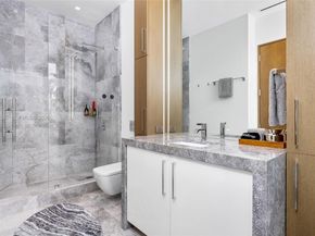 84 Isla Bahia Dr, Fort Lauderdale FL 33316