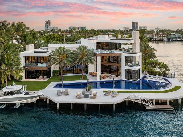 84 Isla Bahia Dr, Fort Lauderdale FL 33316