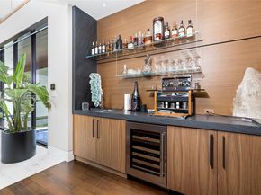 84 Isla Bahia Dr, Fort Lauderdale FL 33316