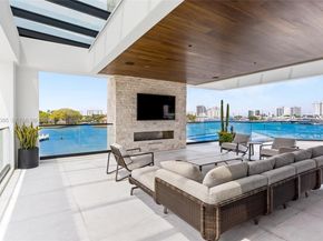 84 Isla Bahia Dr, Fort Lauderdale FL 33316