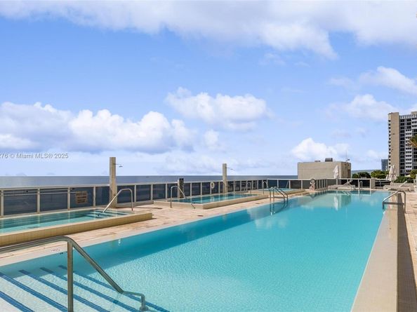 1850 S Ocean Dr 1608, Hallandale Beach FL 33009