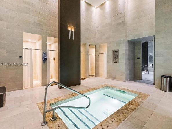 1850 S Ocean Dr 1608, Hallandale Beach FL 33009