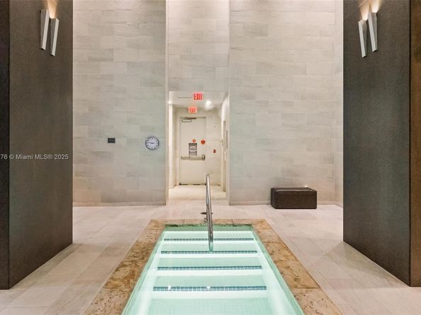 1850 S Ocean Dr 1608, Hallandale Beach FL 33009