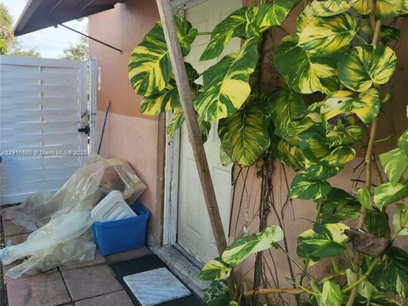 Undisclosed Address #A11916680, Miami FL 33177