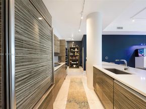 460 NE 28th St 4002, Miami FL 33137