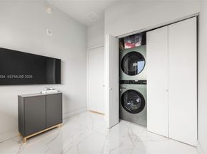 460 NE 28th St 4002, Miami FL 33137