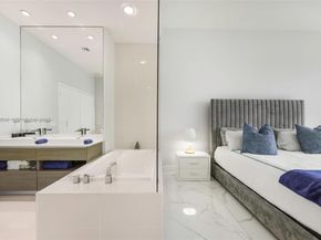 460 NE 28th St 4002, Miami FL 33137