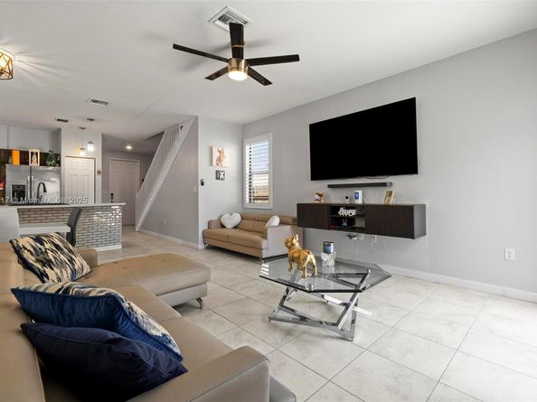 3756 NE 1st St, Homestead FL 33033