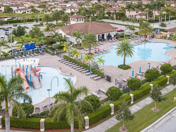 3756 NE 1st St, Homestead FL 33033