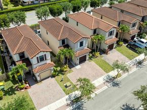 3756 NE 1st St, Homestead FL 33033