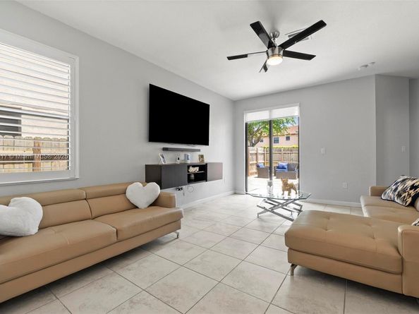 3756 NE 1st St, Homestead FL 33033