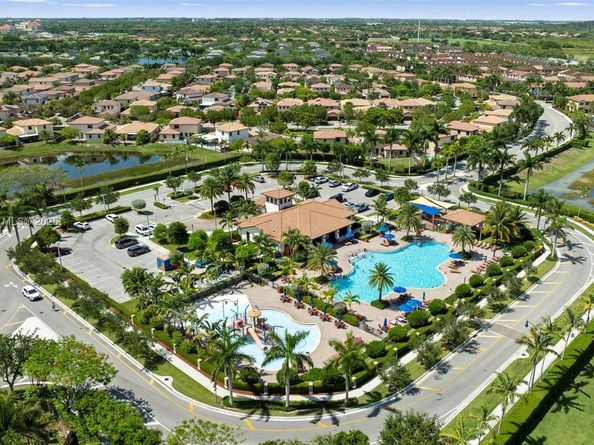 3756 NE 1st St, Homestead FL 33033