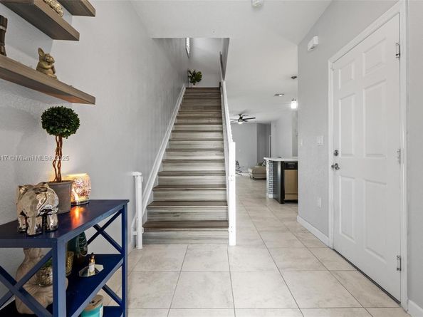 3756 NE 1st St, Homestead FL 33033