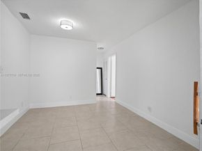7504 NW 70th Ave, Tamarac FL 33321