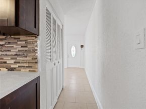 7504 NW 70th Ave, Tamarac FL 33321