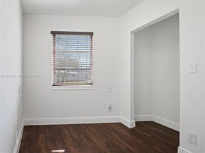 7504 NW 70th Ave, Tamarac FL 33321