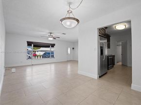 7504 NW 70th Ave, Tamarac FL 33321