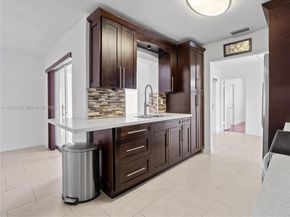 7504 NW 70th Ave, Tamarac FL 33321