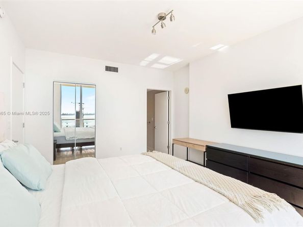 3470 E Coast Ave H1711, Miami FL 33137