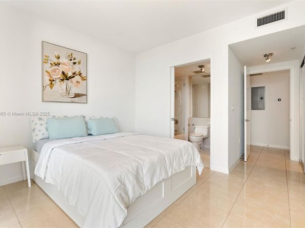 3470 E Coast Ave H1711, Miami FL 33137