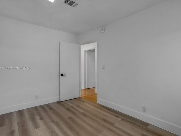 2020 NW 33rd Ct, Oakland Park FL 33309