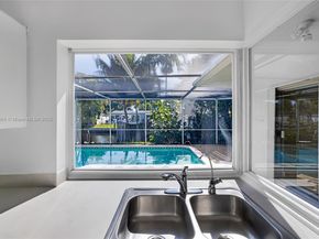 2020 NW 33rd Ct, Oakland Park FL 33309