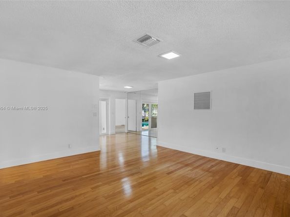 2020 NW 33rd Ct, Oakland Park FL 33309