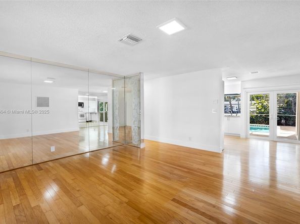 2020 NW 33rd Ct, Oakland Park FL 33309