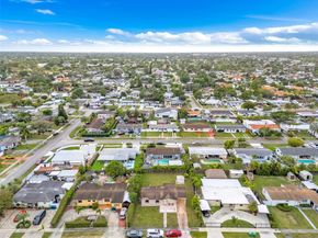 4332 SW 98th Ave, Miami FL 33165