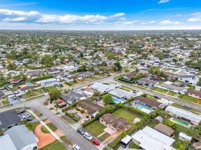 4332 SW 98th Ave, Miami FL 33165