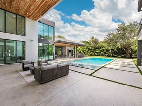 7425 SW 136th St, Pinecrest FL 33156