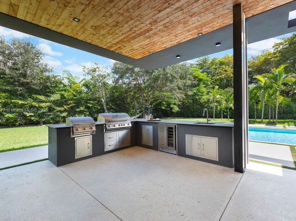 7425 SW 136th St, Pinecrest FL 33156